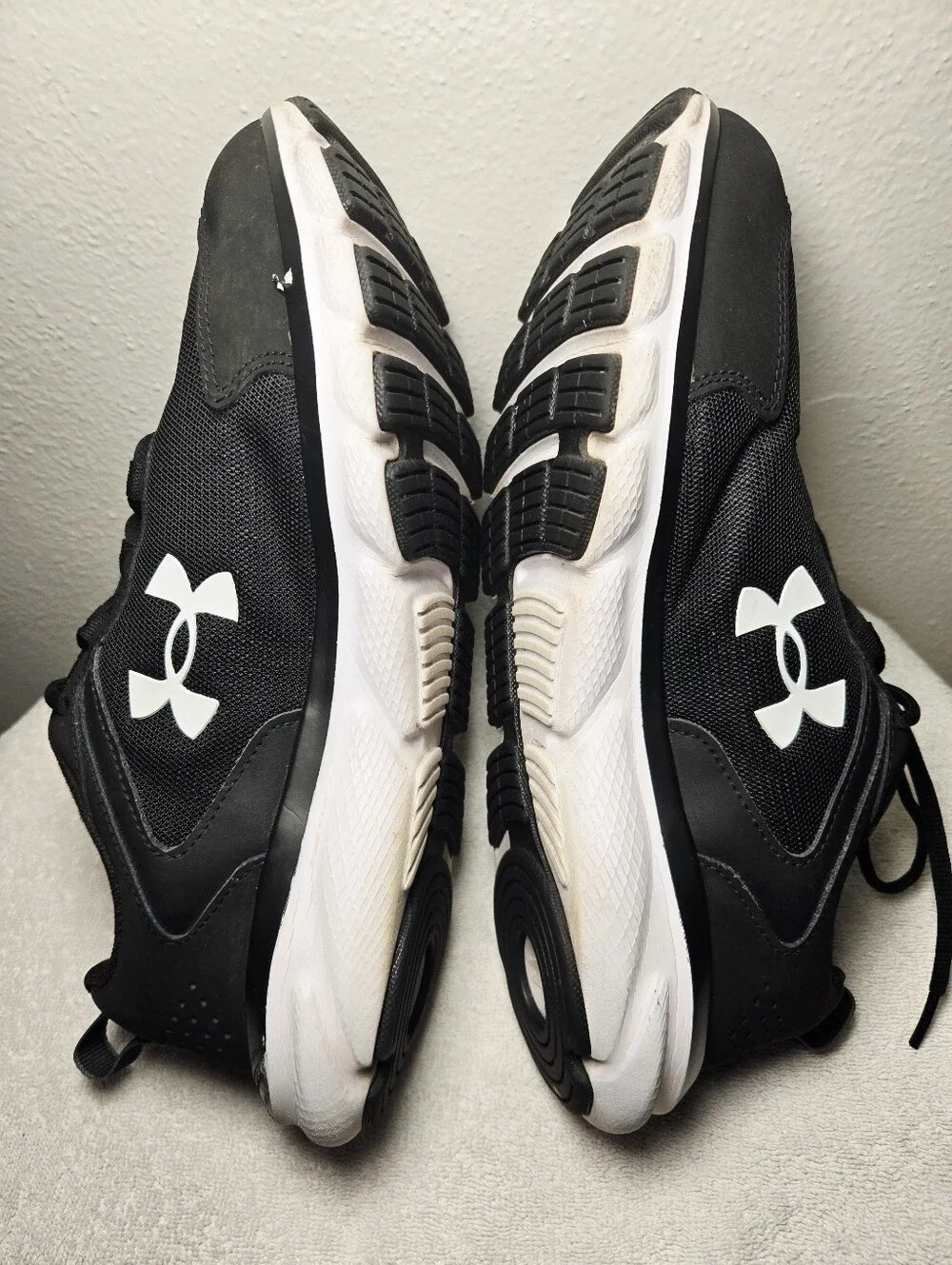 Under Armour Charged Assert Men’s Size 10 4E Extra Wide Black Running Shoes